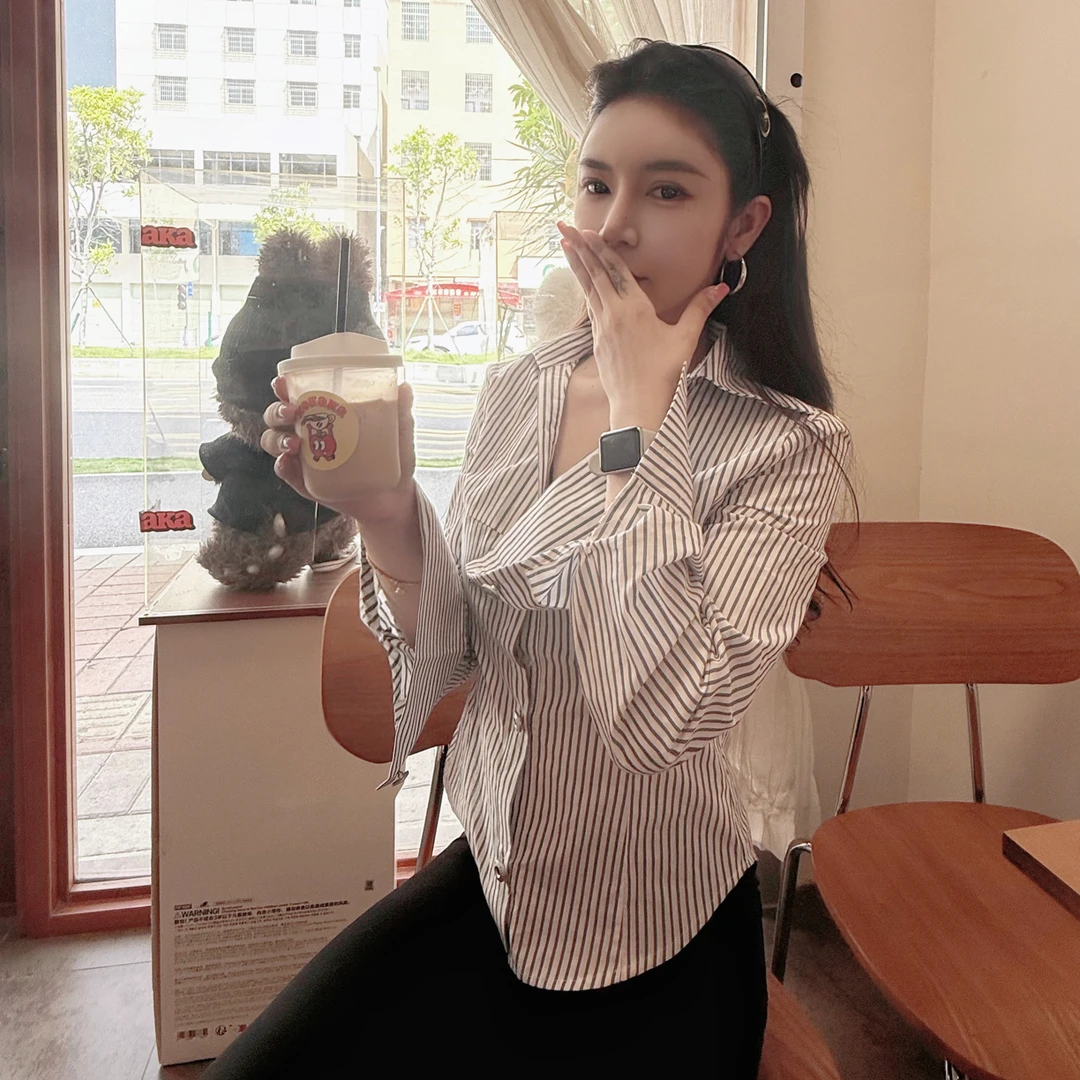 法式复古条纹长袖衬衫收腰显瘦百搭时尚秋季新款上衣