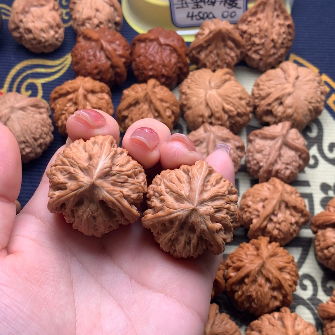 文玩核桃吊坠W****.文山