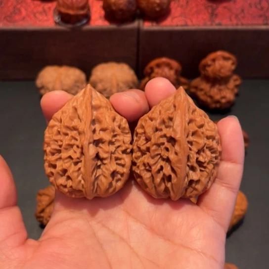 文玩核桃吊坠招财鼠