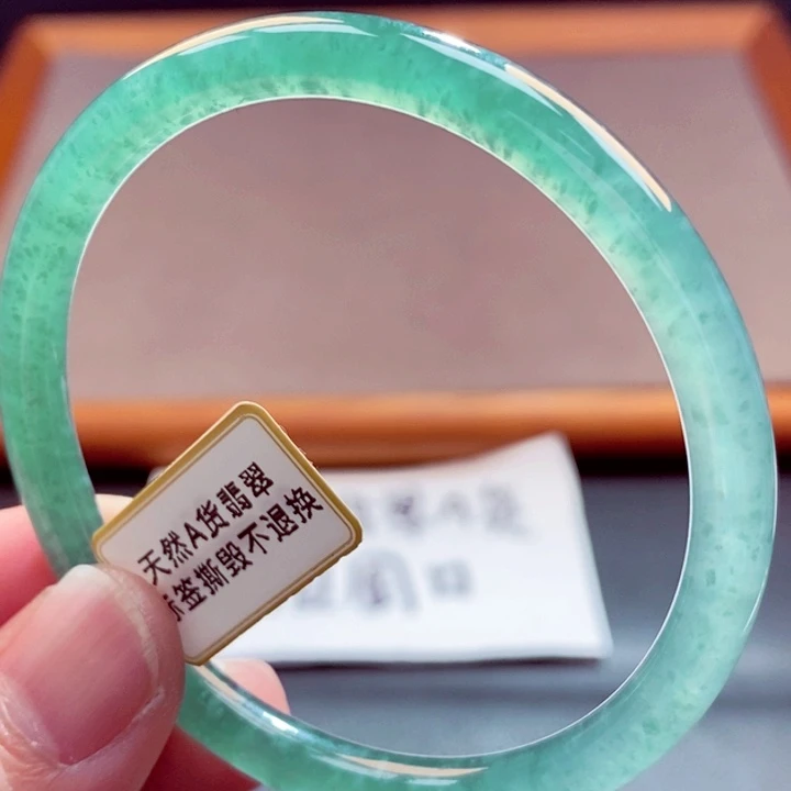 翡翠未镶嵌手镯翡翠手镯50