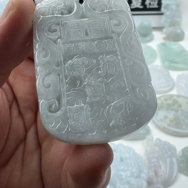 翡翠未镶嵌颈饰天然缅甸A货翡翠