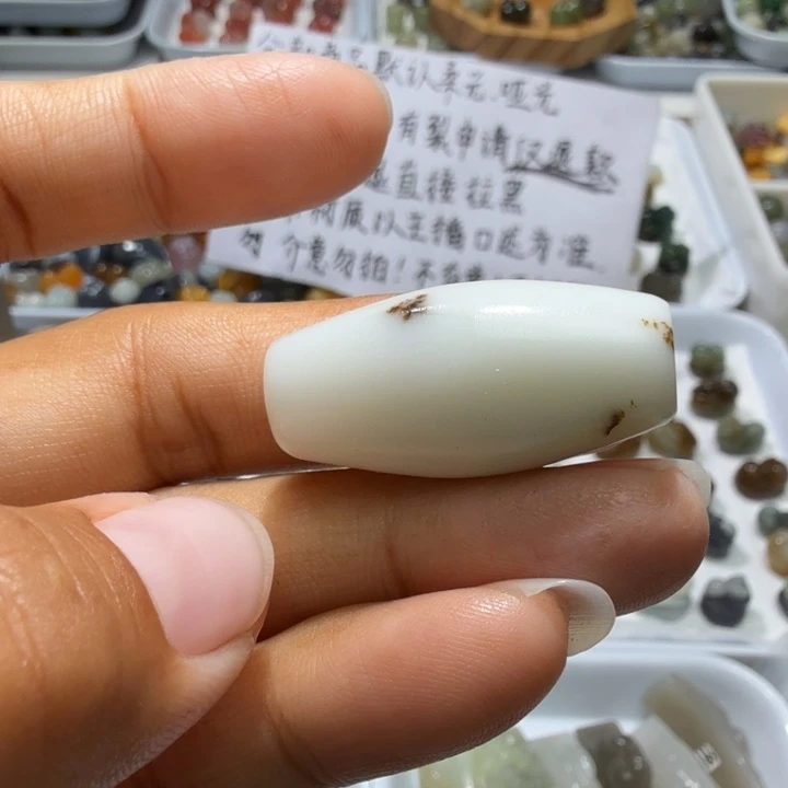 和田玉未镶嵌珠宝奇石