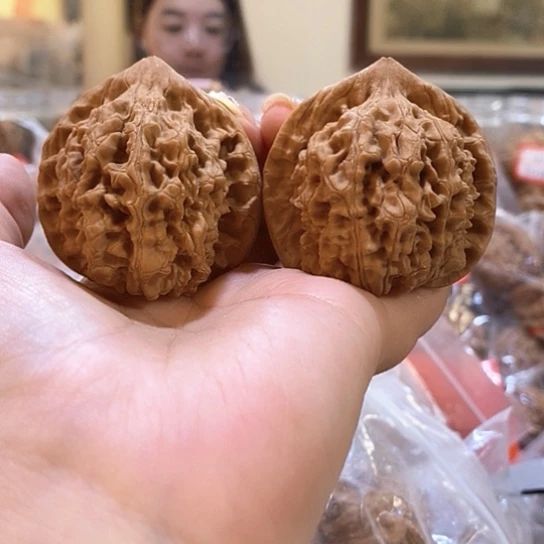 文玩核桃吊坠47官帽尖有伤