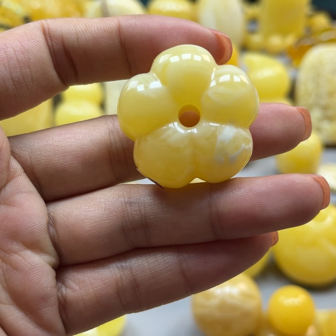 蜜蜡珠宝奇石未镶嵌