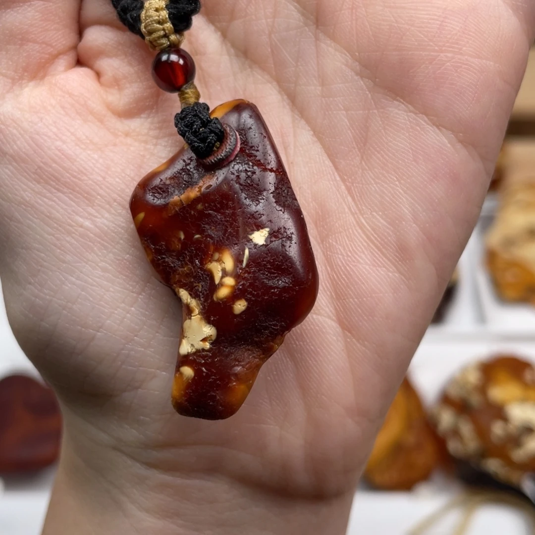 琥珀未镶嵌珠宝奇石