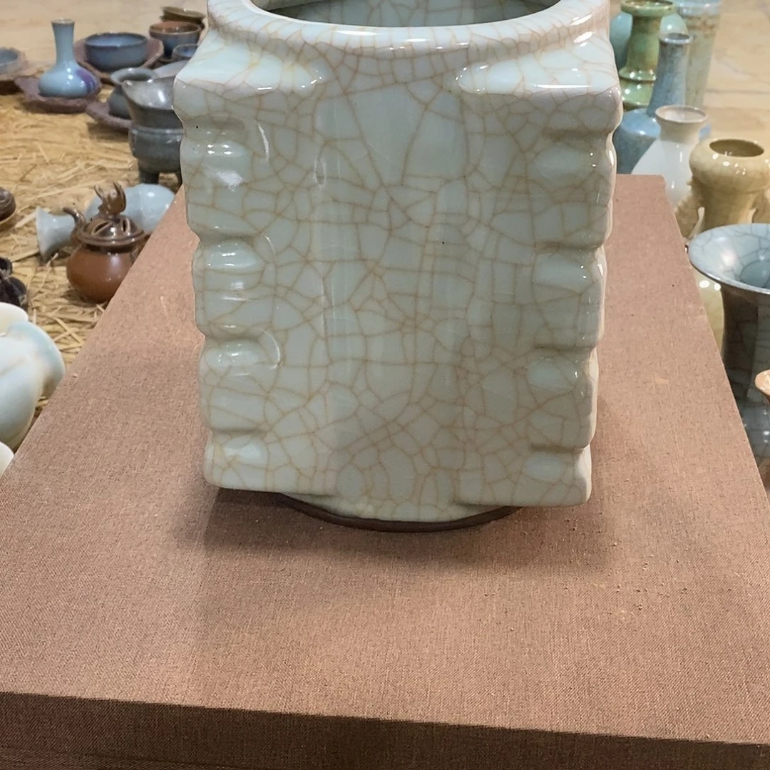 迎***香瓷片官窑的一个大粽式瓶