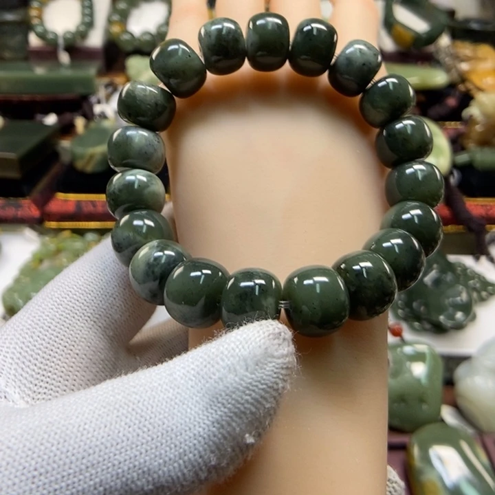 未镶嵌手串岫岩老玉（透闪石质玉）