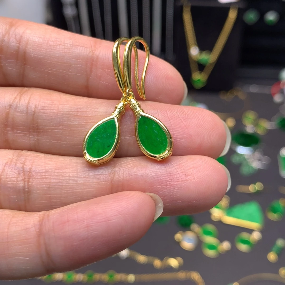 翡翠未镶嵌颈饰有纹裂