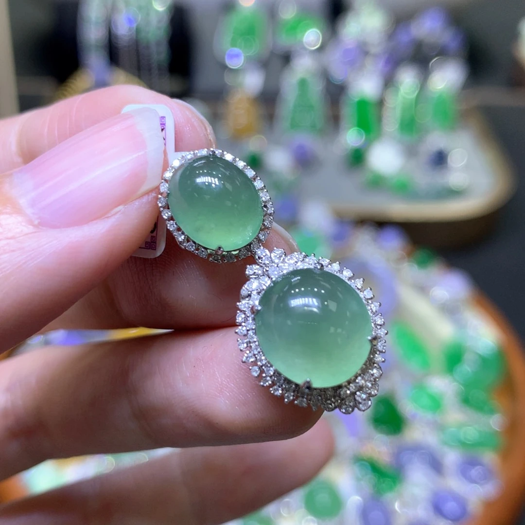 【闪购商品】翡翠颈饰18K金镶嵌翡翠吊坠项链