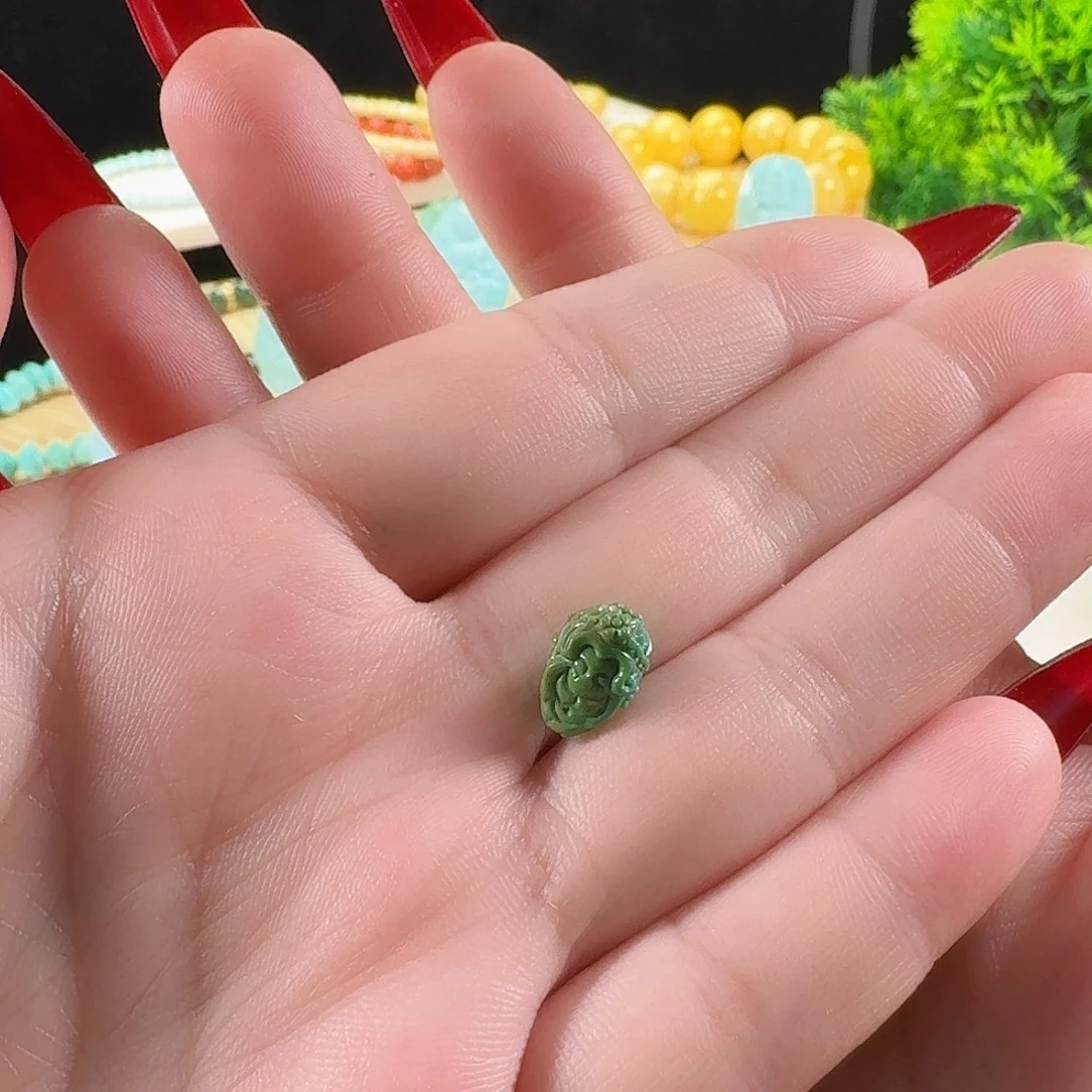 绿松石未镶嵌颈饰