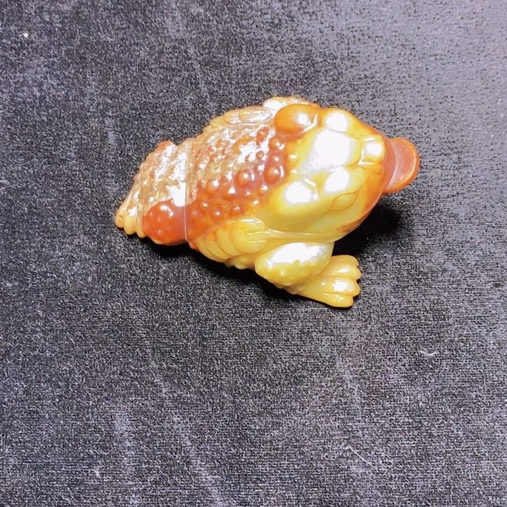 未镶嵌和田玉（糖玉）摆件