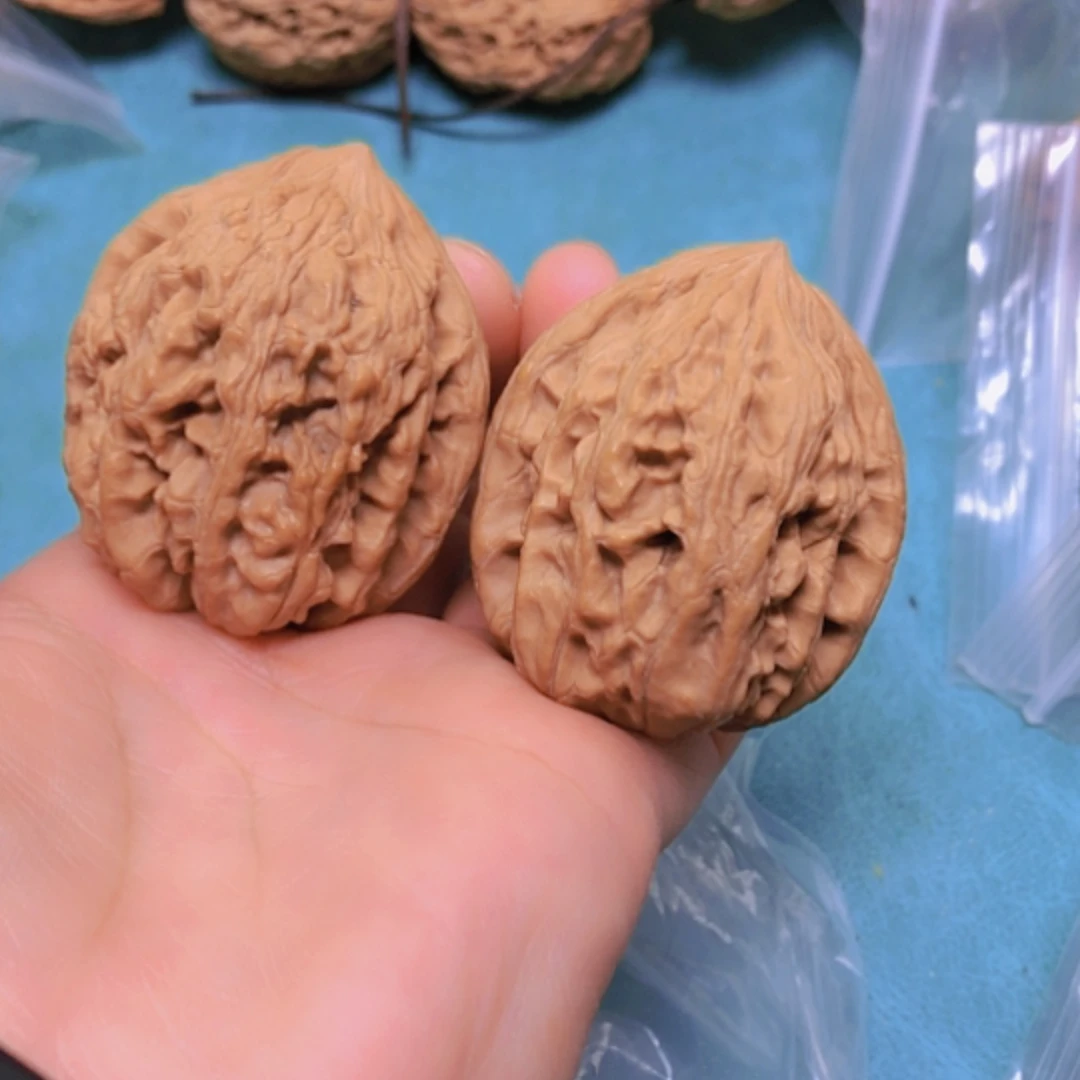 【闪购商品】摆件核桃41大沽石有修出油