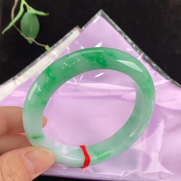 翡翠手镯未镶嵌111/0145