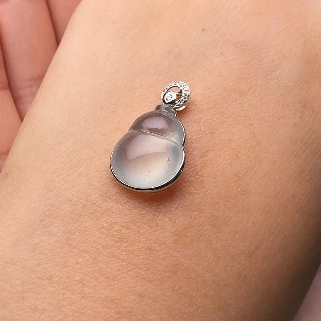 翡翠颈饰18K金镶嵌葫芦