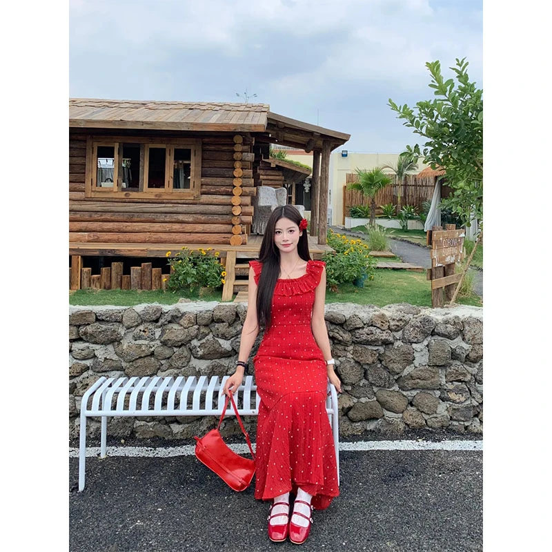 法式气质红色波点连衣裙女2025夏季新款方领韩版时尚甜美小飞袖裙