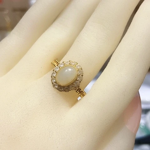 未镶嵌戒指和田玉