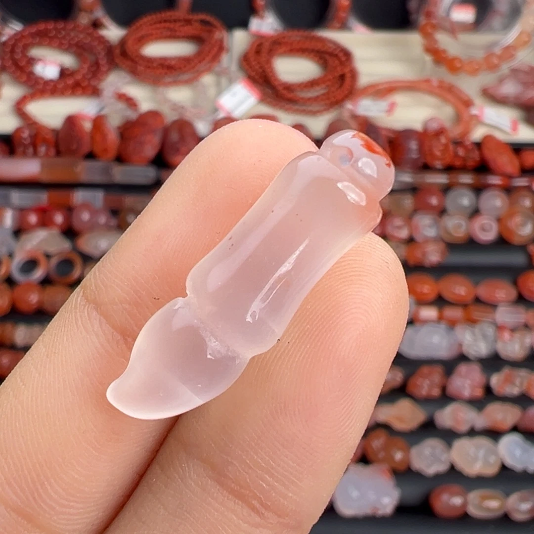 南红玛瑙未镶嵌颈饰毛笔