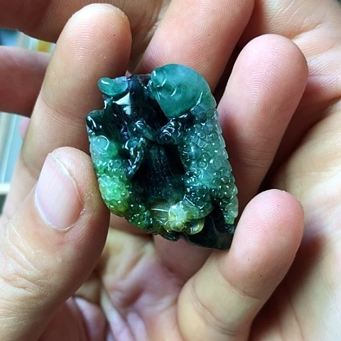 文***宪颈饰未镶嵌翡翠福豆豆珠宝翡翠颈饰