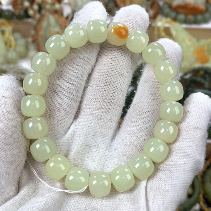 【闪购商品】透闪石质玉手串未镶嵌雅***马