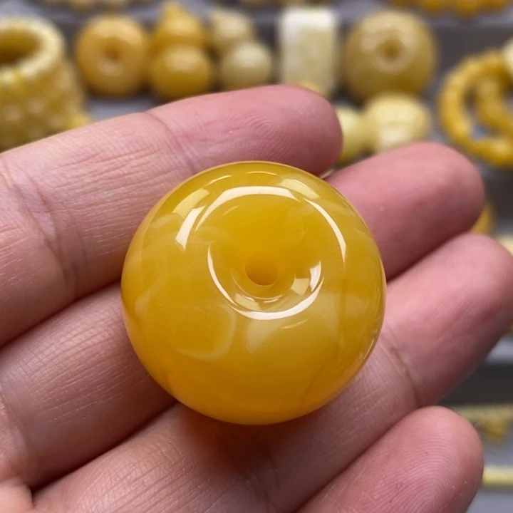 琥珀未镶嵌颈饰　吊坠