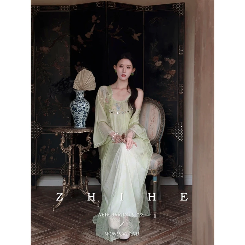 至禾Wonderland【宫阙】新中式原创醋酸皱刺绣上衣+蕾丝刺绣吊带裙