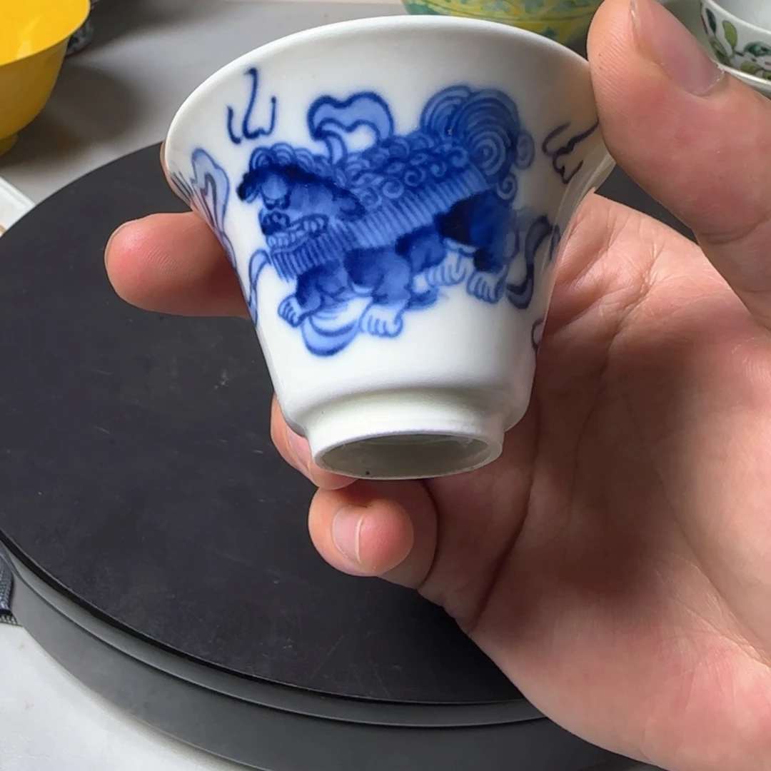 杯心****6青花狮子滚绣球马蹄杯