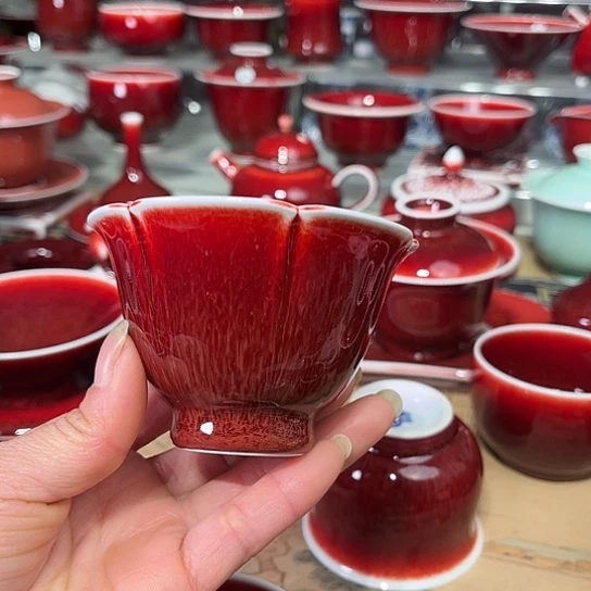 景德镇陶瓷红马坊花瓣杯