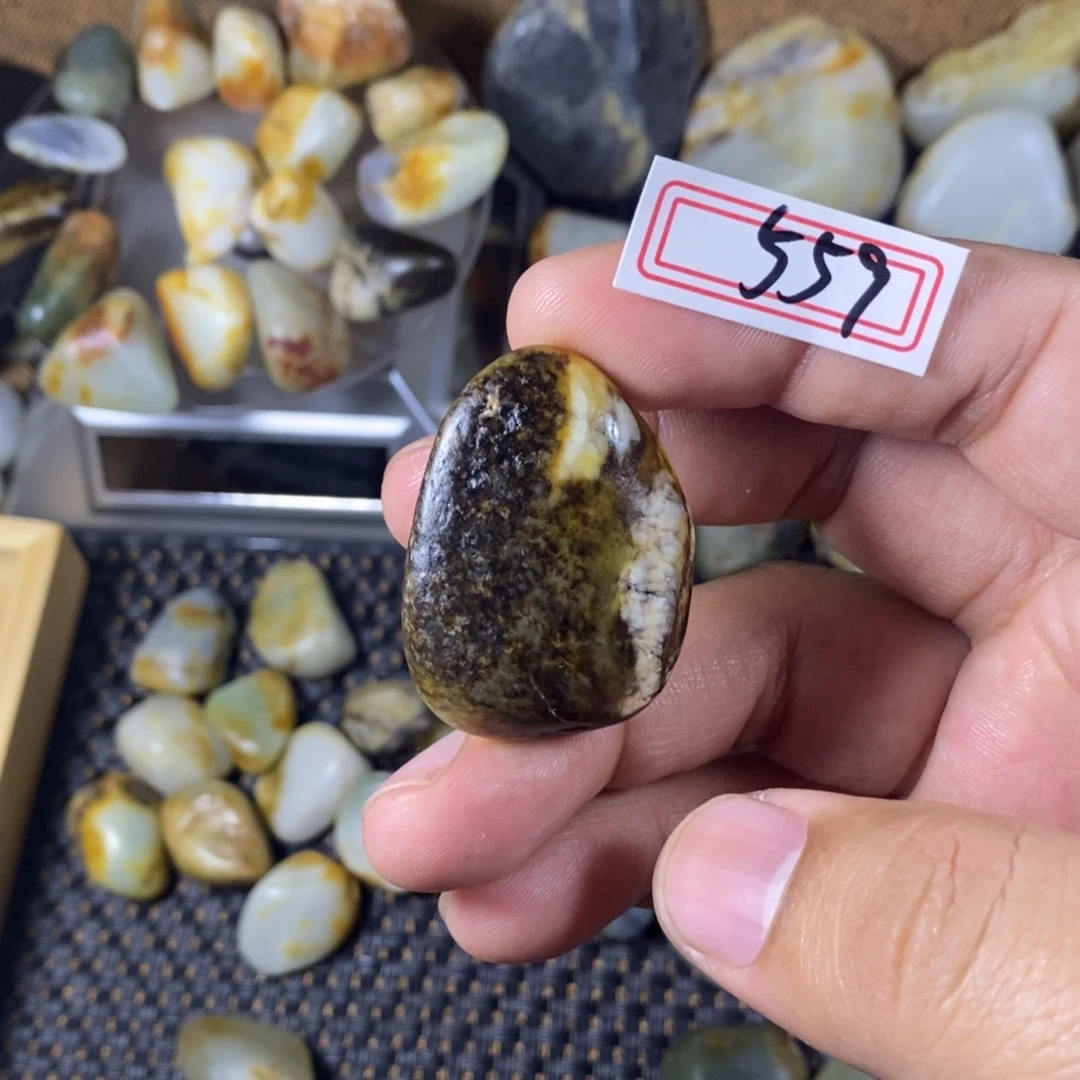 和田玉（糖玉）未镶嵌挂件