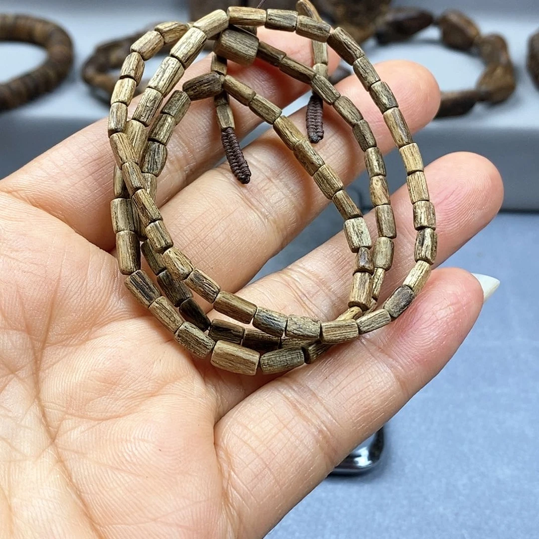 沉香沉香碎屑小****飞菩萨棋3.7克