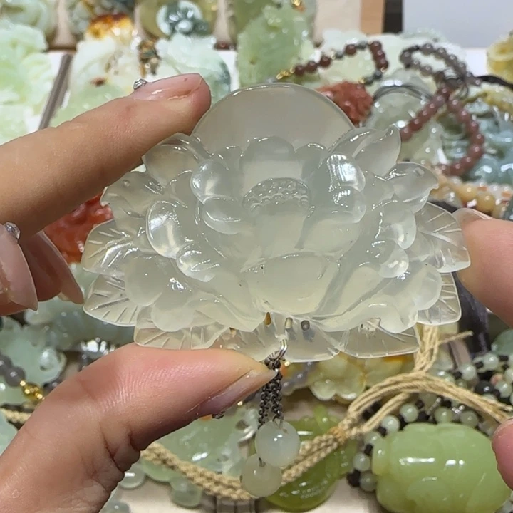 蛇纹石玉吊坠未镶嵌