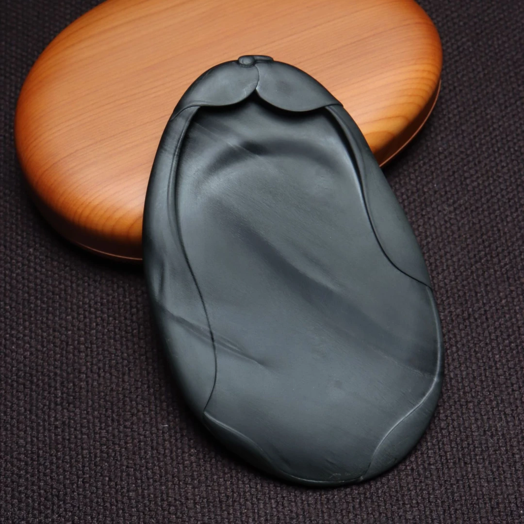 眉子中下坑籽料柳叶眉纹玉兰花砚15*9.2*1.5厘米