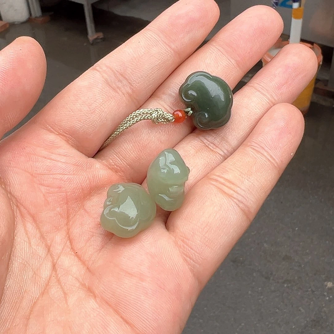 和田玉未镶嵌颈饰和田玉如意锁杨