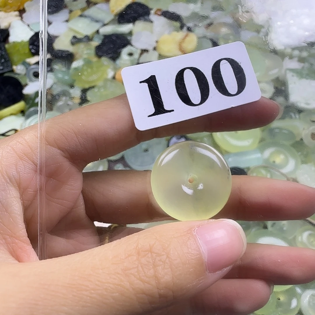 蛇纹石玉未镶嵌岫玉吊坠