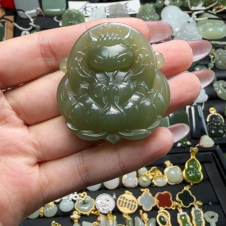 和田玉未镶嵌颈饰卡45