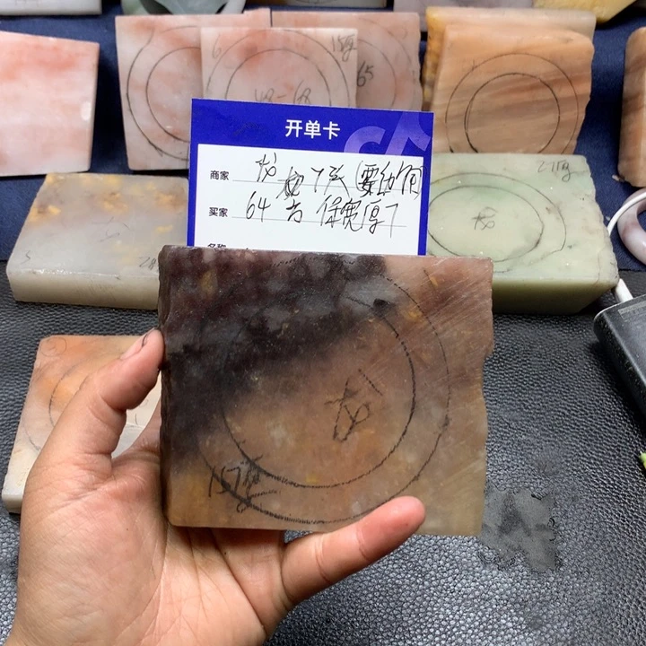 石英质玉手镯未镶嵌龙*头定制手镯