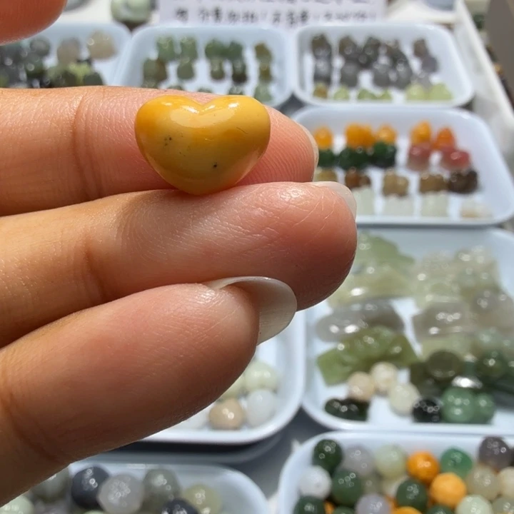 未镶嵌和田玉珠宝半成品