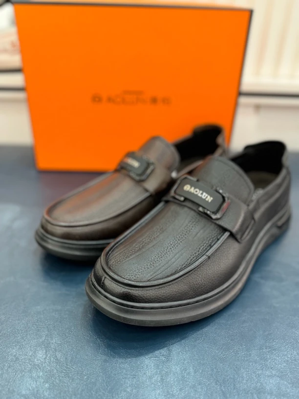 『澳伦』男士舒软皮鞋（尺码偏大，卡码拍小）