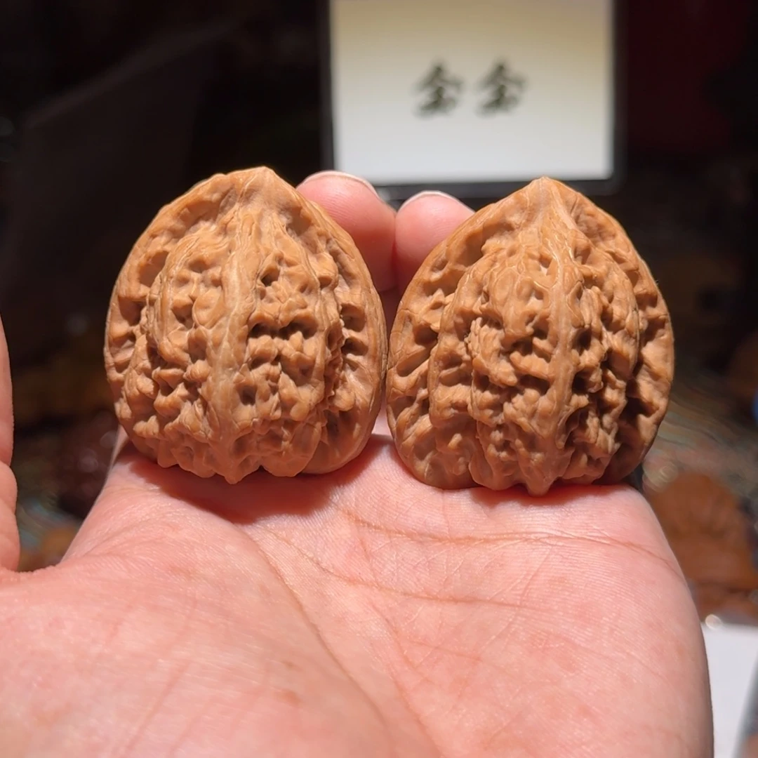 核桃把件1465红锦鲤，尺寸40.5