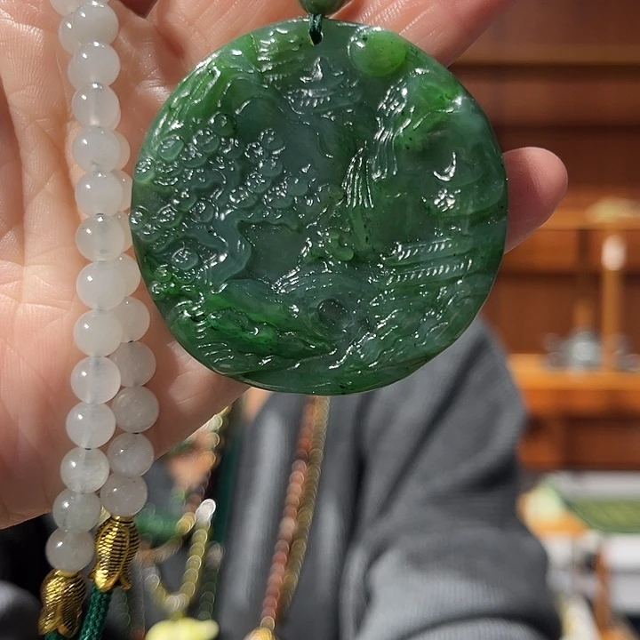 颈饰未镶嵌和田玉（糖玉）