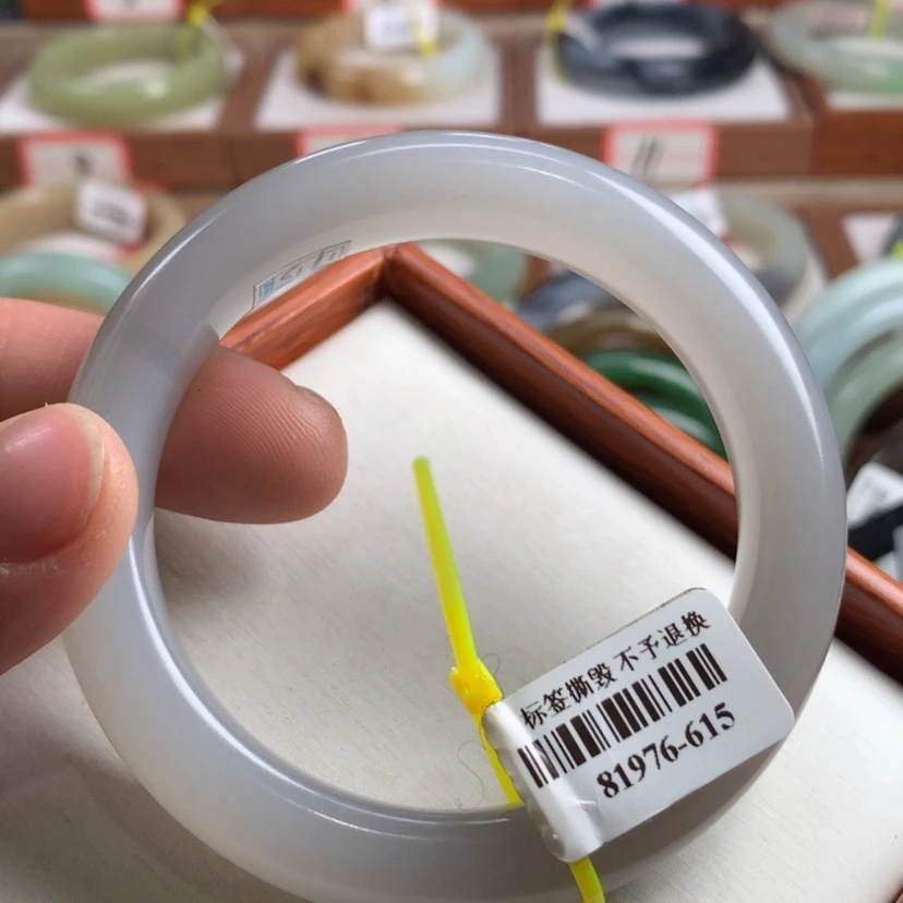 【闪购商品】和田玉（糖玉）手镯未镶嵌48号，56.4