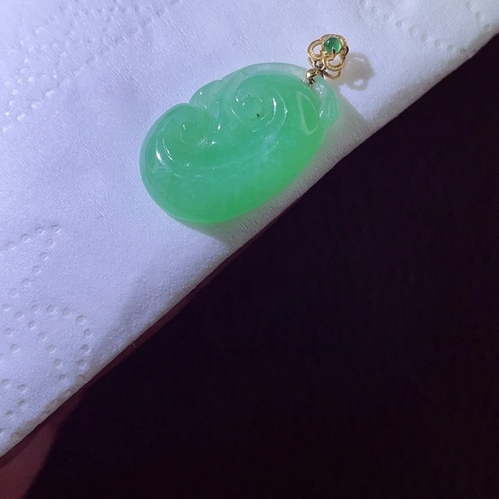 颈饰18K金镶嵌翡翠翡翠