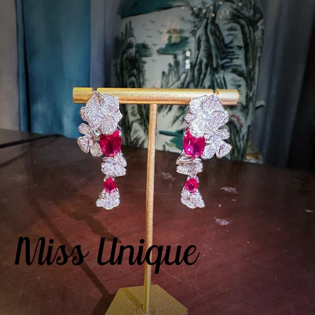 B1620四朵红色五瓣花耳环