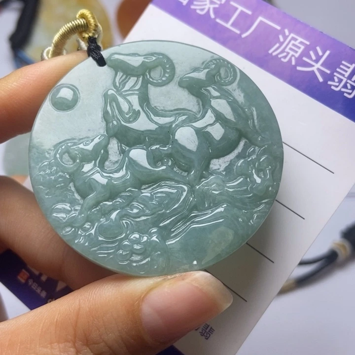 翡翠未镶嵌颈饰翡翠