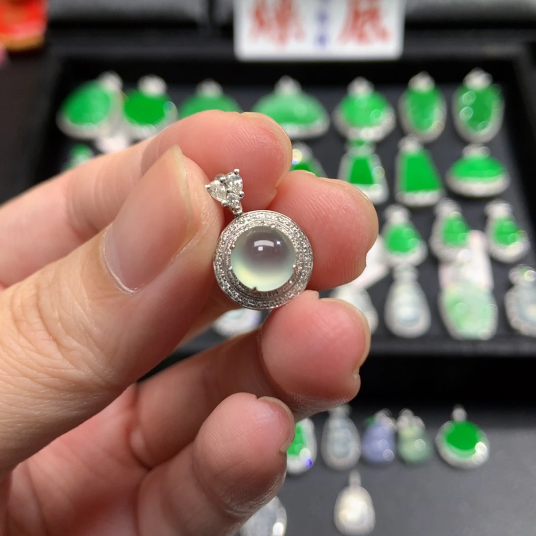 吊坠(不含链)18K金镶嵌翡翠