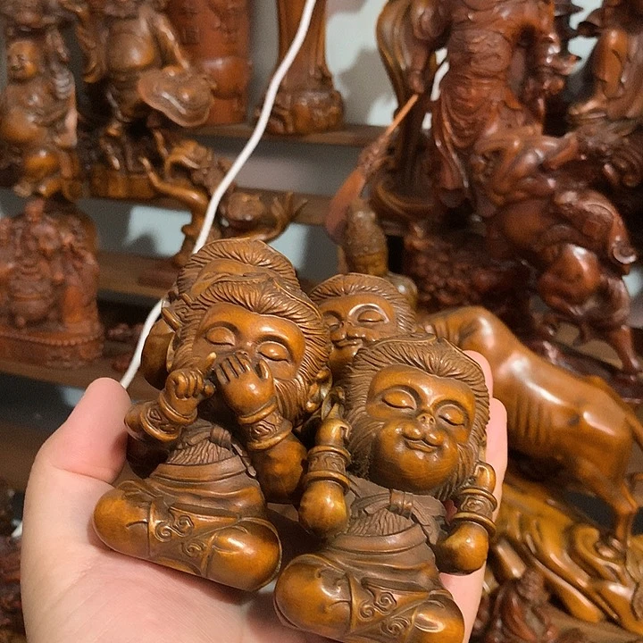 黄杨木不****谱四个小猴子