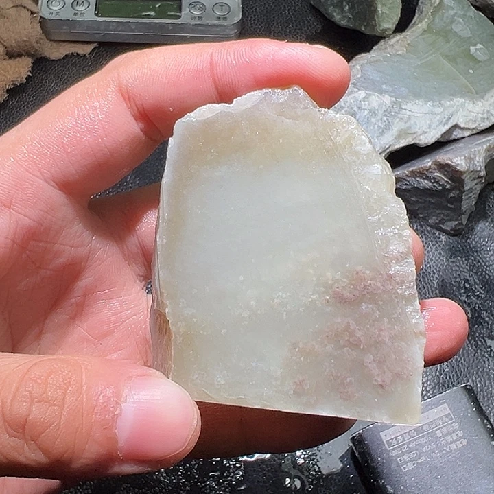 和田玉（糖玉）未镶嵌珠宝奇石