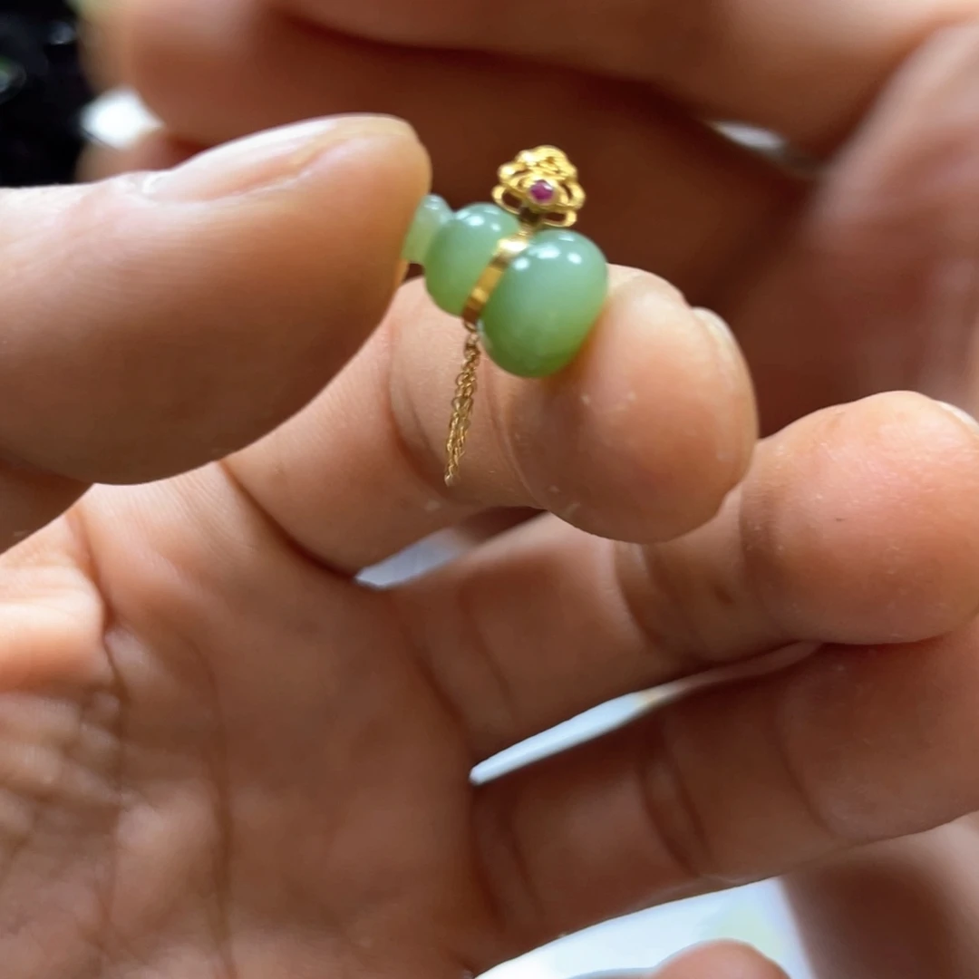 和田玉18K金镶嵌颈饰用****6