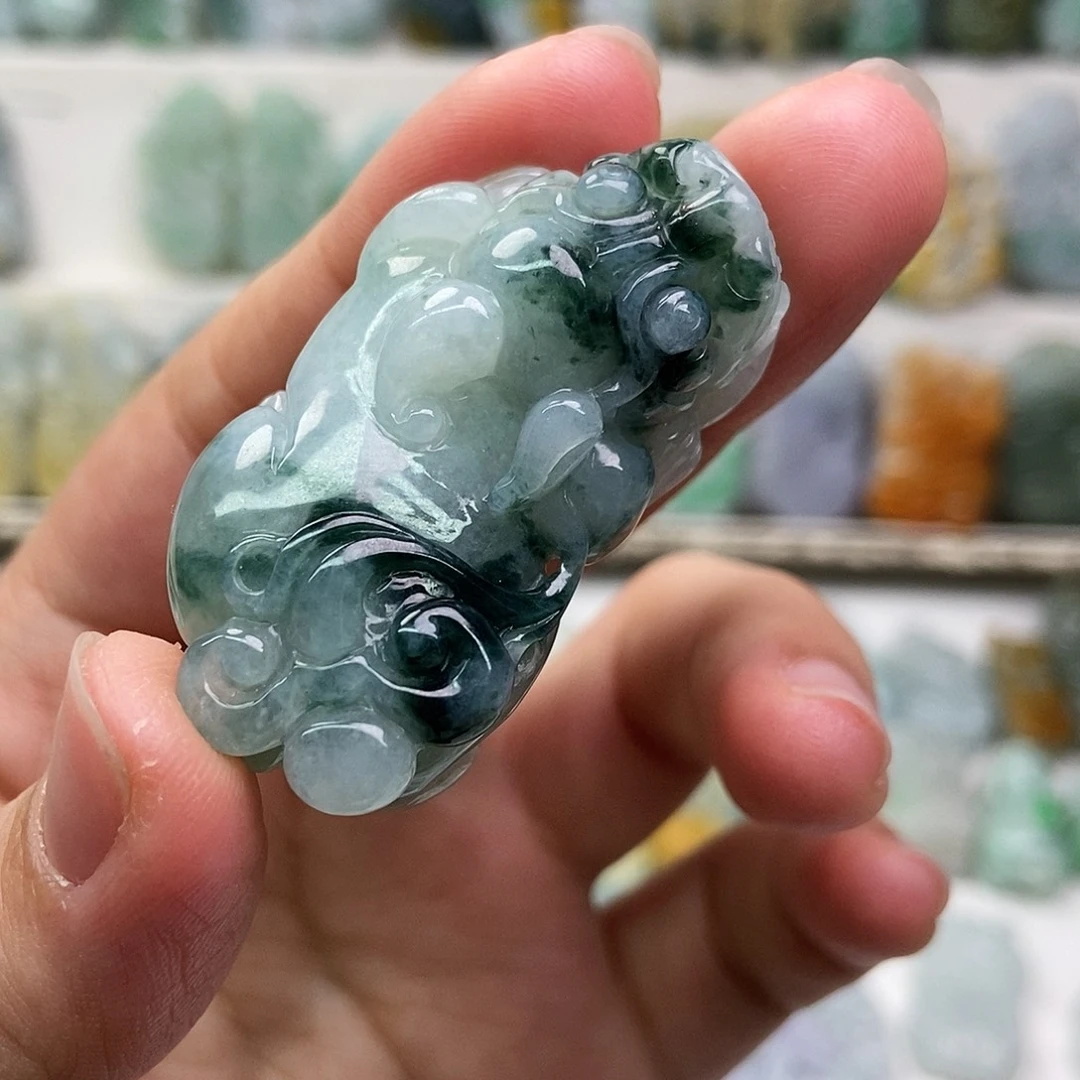 翡翠未镶嵌吊坠(赠链)