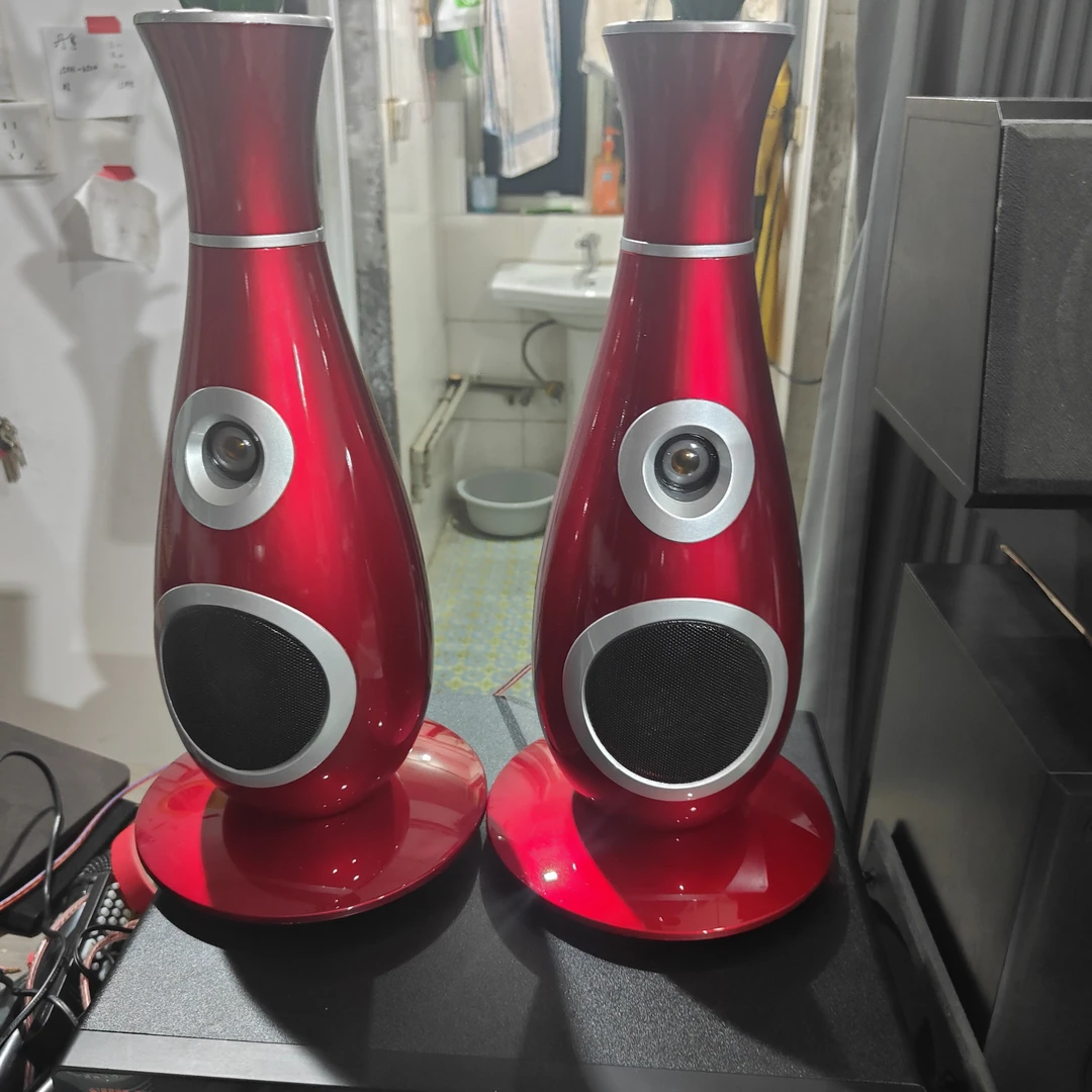 准新品  不包邮   准新 1对花瓶音箱十功放带有源炮十1对无线话筒