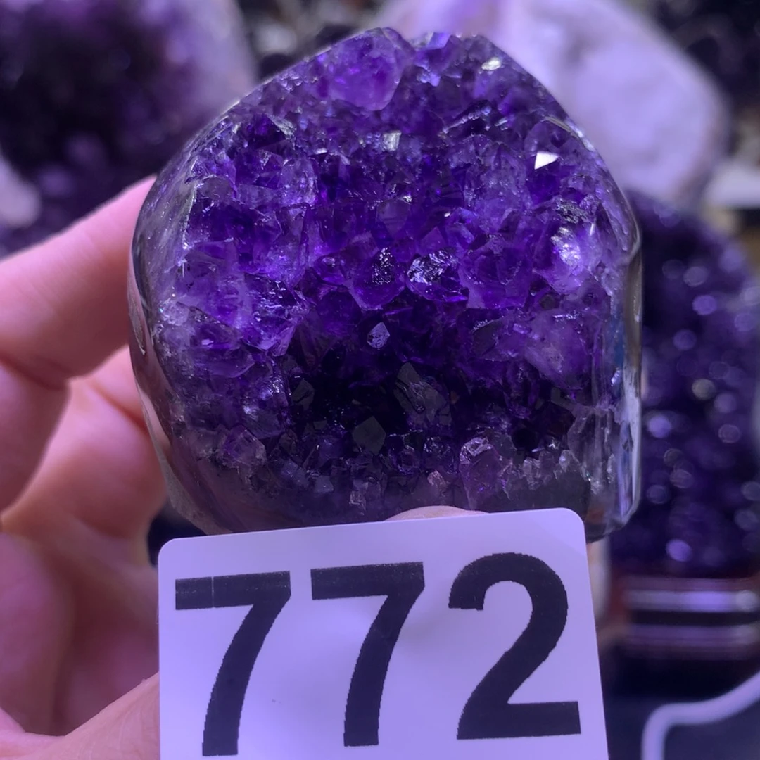 未镶嵌水晶大型摆件（非配饰）